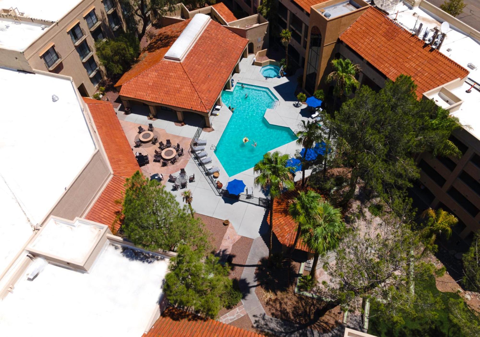 Sheraton Tucson Hotel & Suites Exterior photo